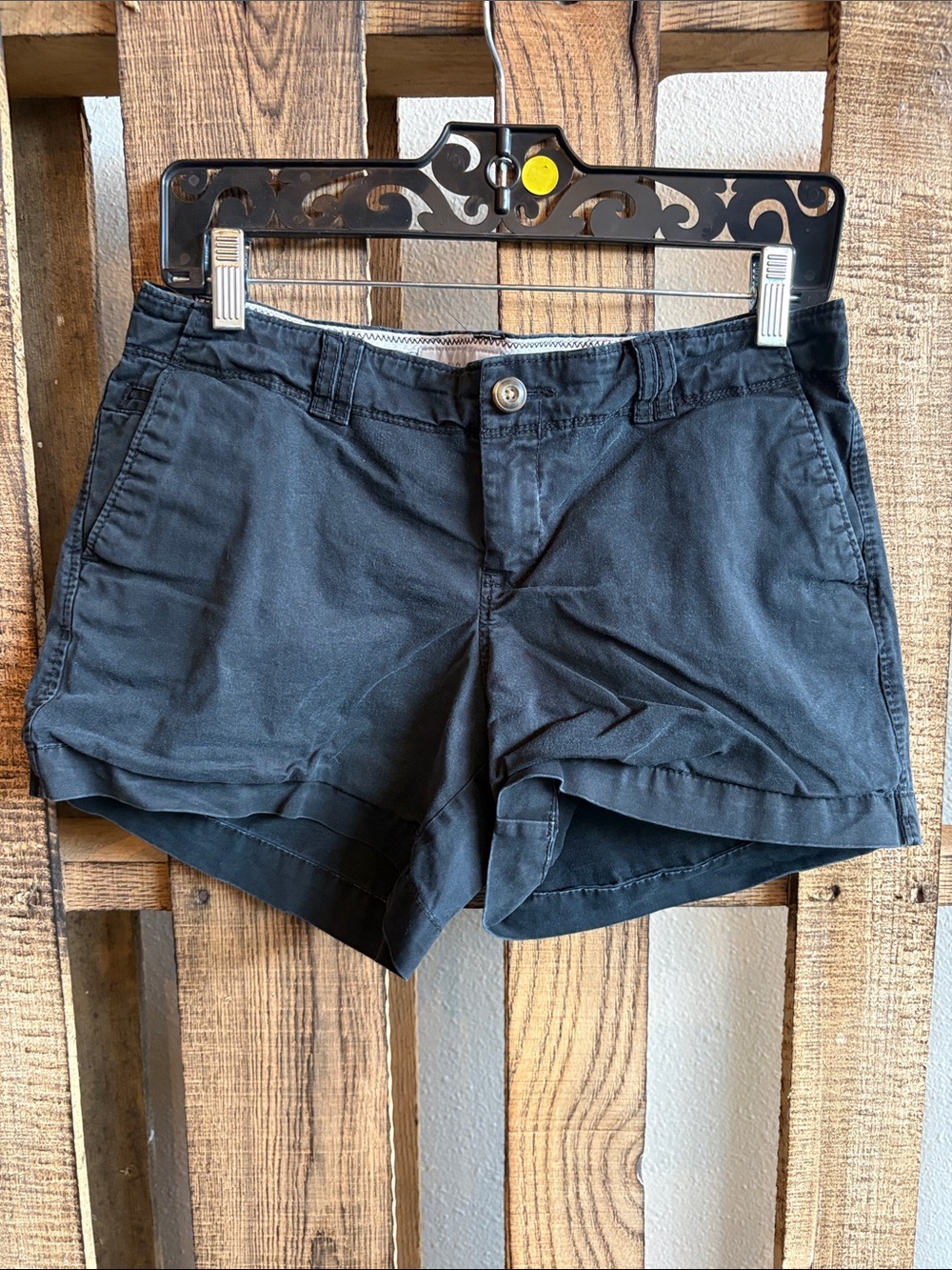 Old Navy Black Low-Rise Waist Women's Shorts
